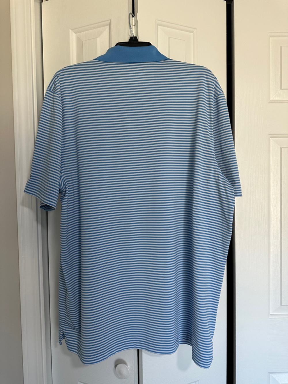 Vineyard Vines Men’s Light Blue & White Striped Polo with team patch - Picture 5 of 5